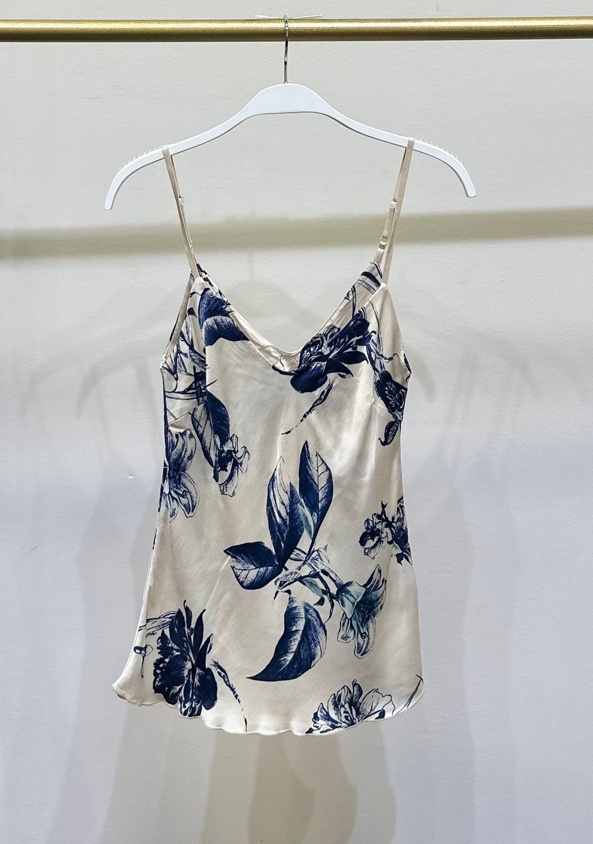 GARDEN FLORAL SILKY CAMISOLE