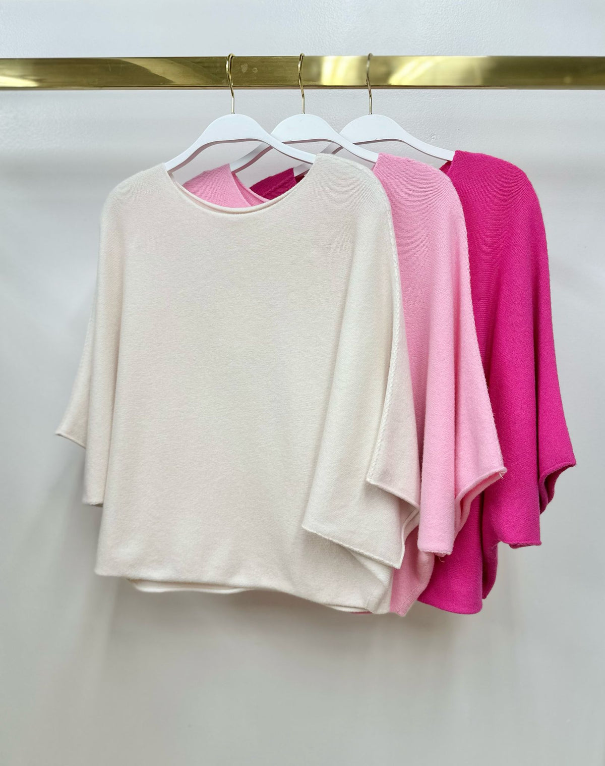 CREW NECK BATWING SLEEVE KNIT TOP