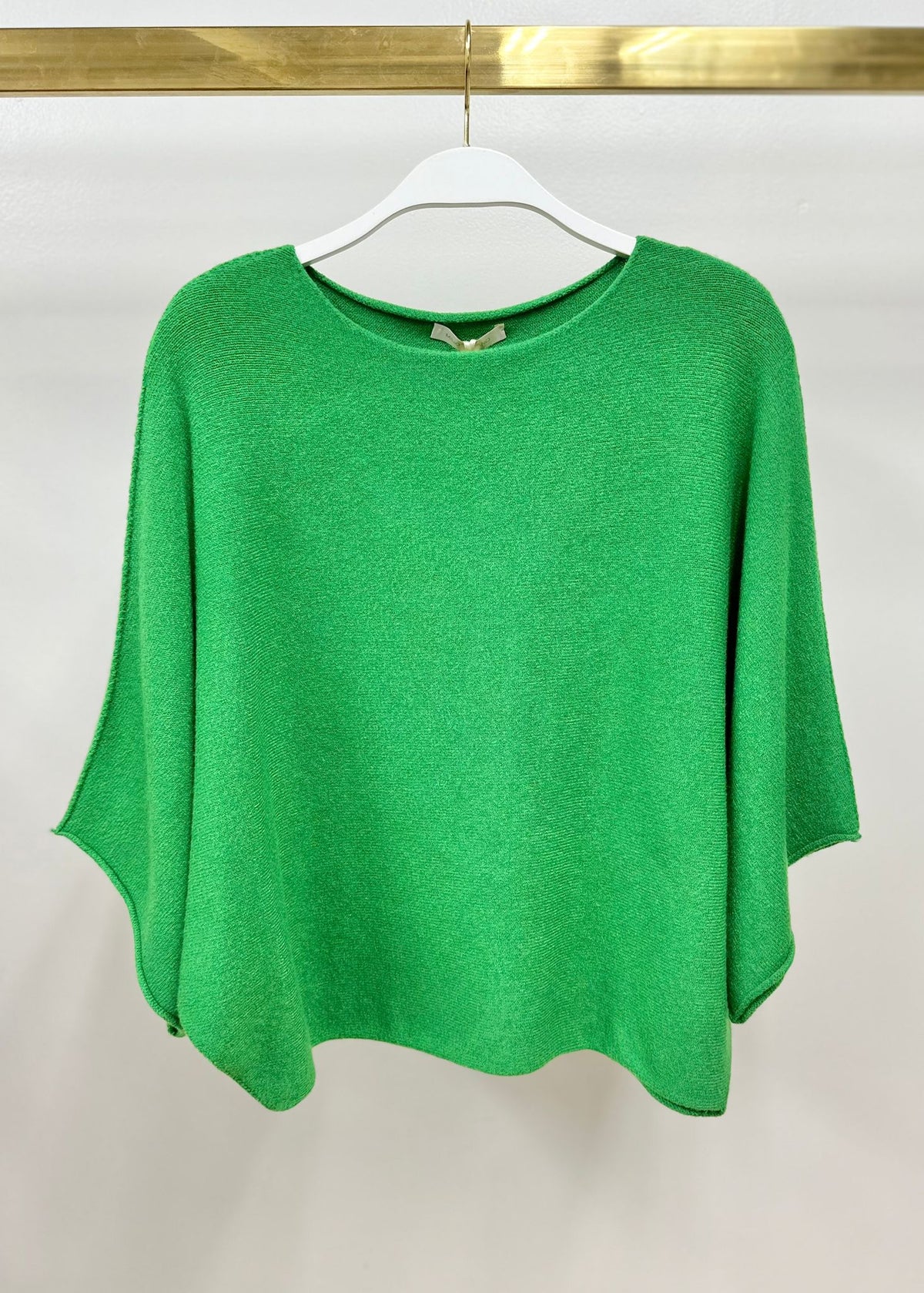 CREW NECK BATWING SLEEVE KNIT TOP