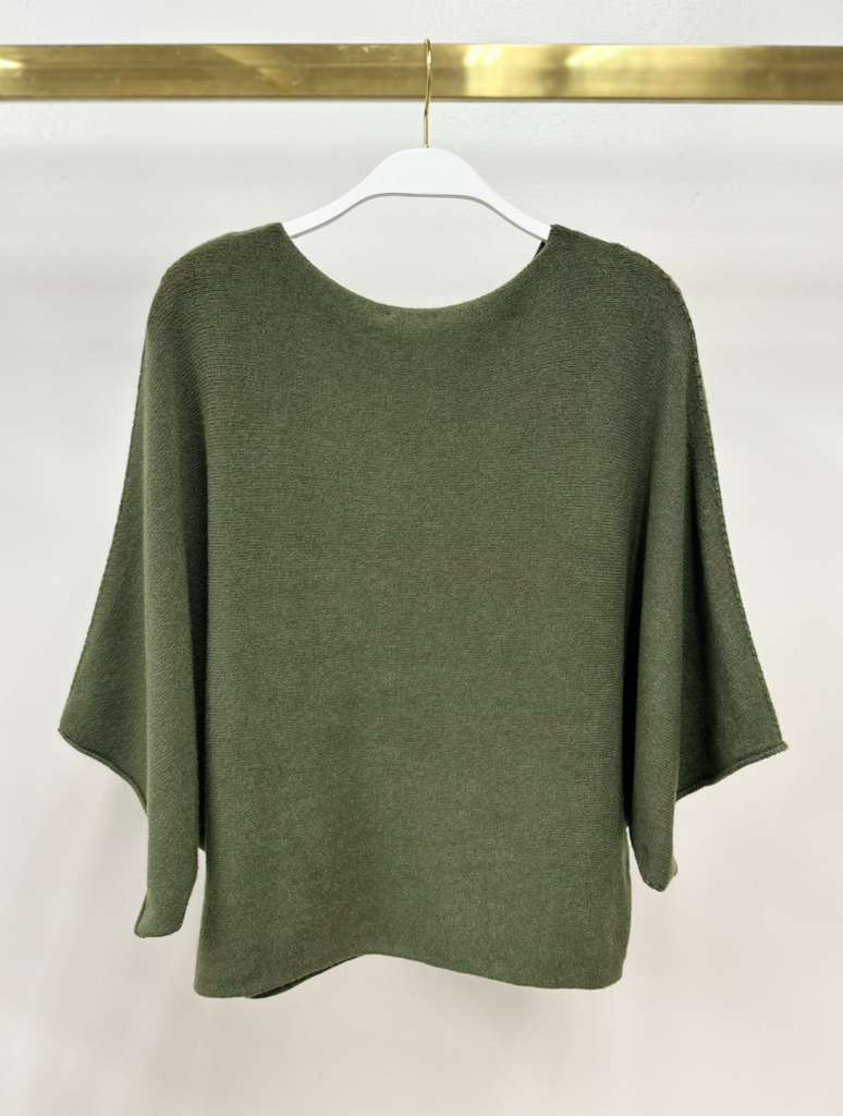 CREW NECK BATWING SLEEVE KNIT TOP