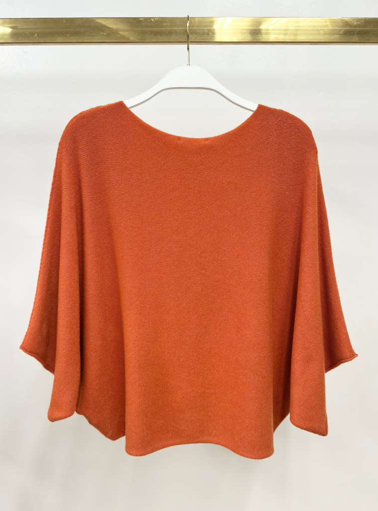 CREW NECK BATWING SLEEVE KNIT TOP