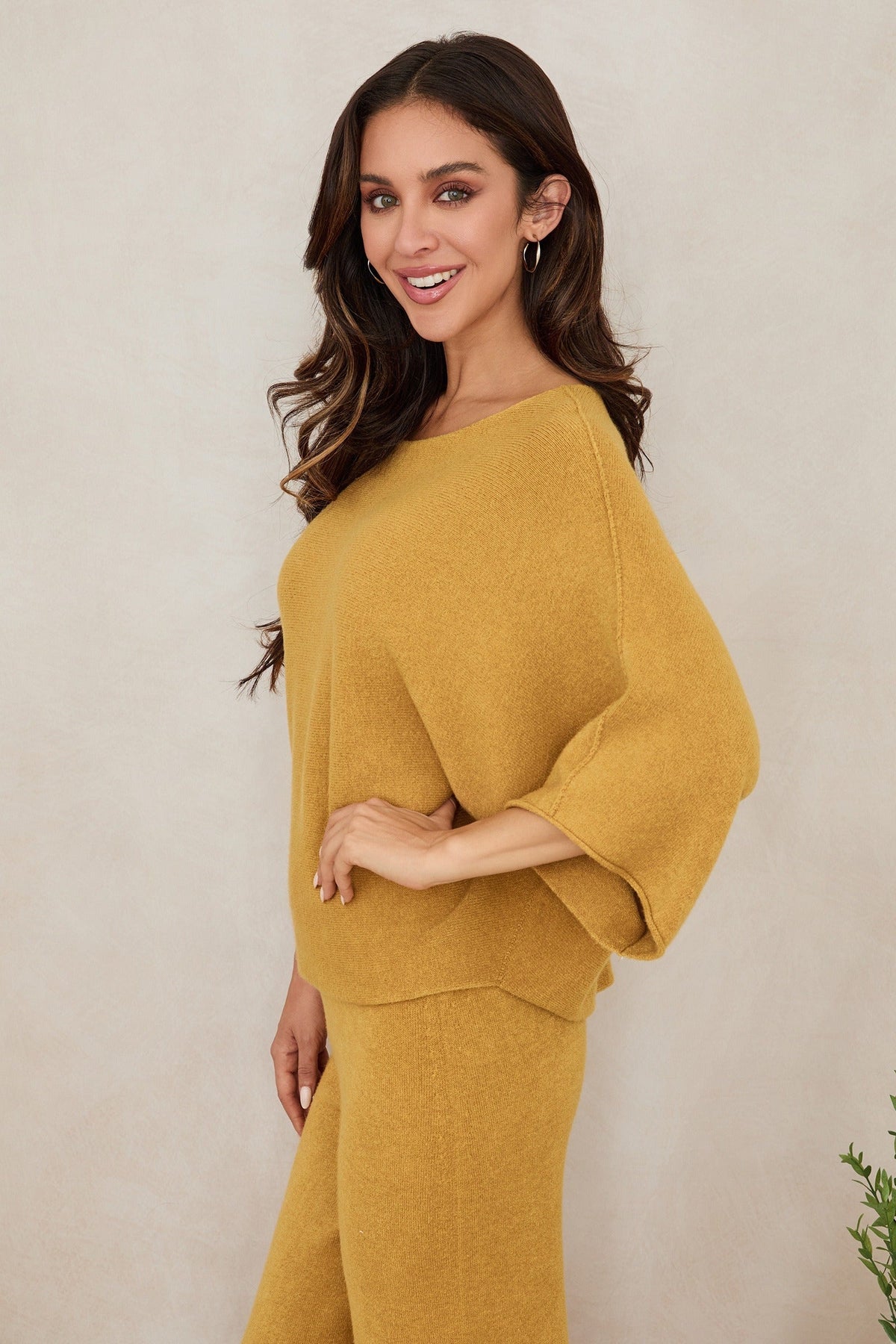 CREW NECK BATWING SLEEVE KNIT TOP
