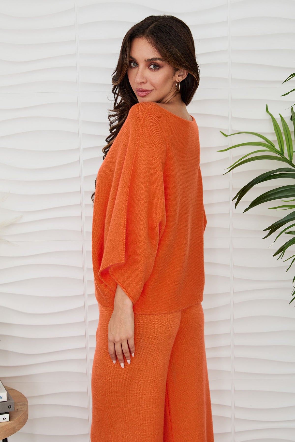 CREW NECK BATWING SLEEVE KNIT TOP