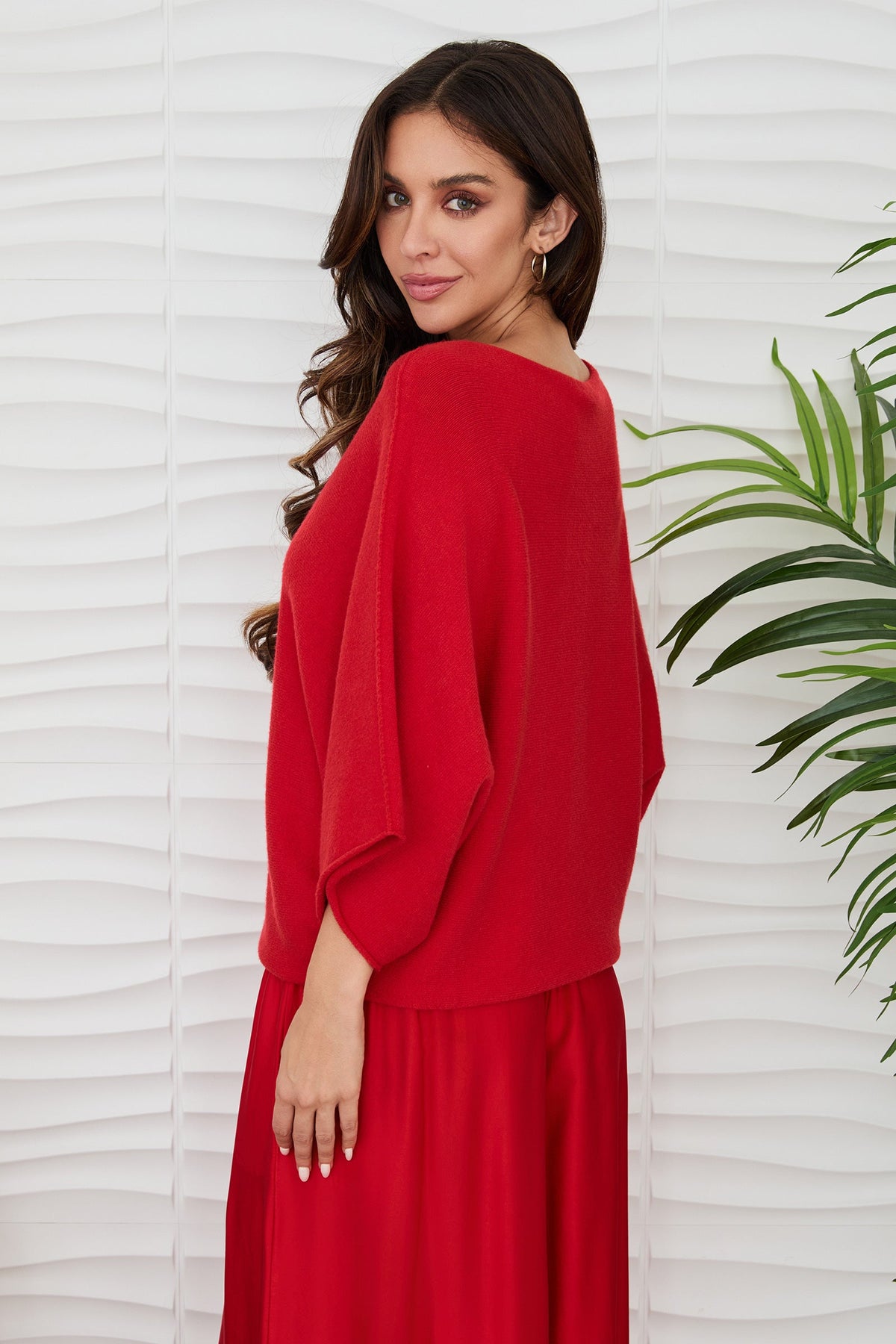 CREW NECK BATWING SLEEVE KNIT TOP