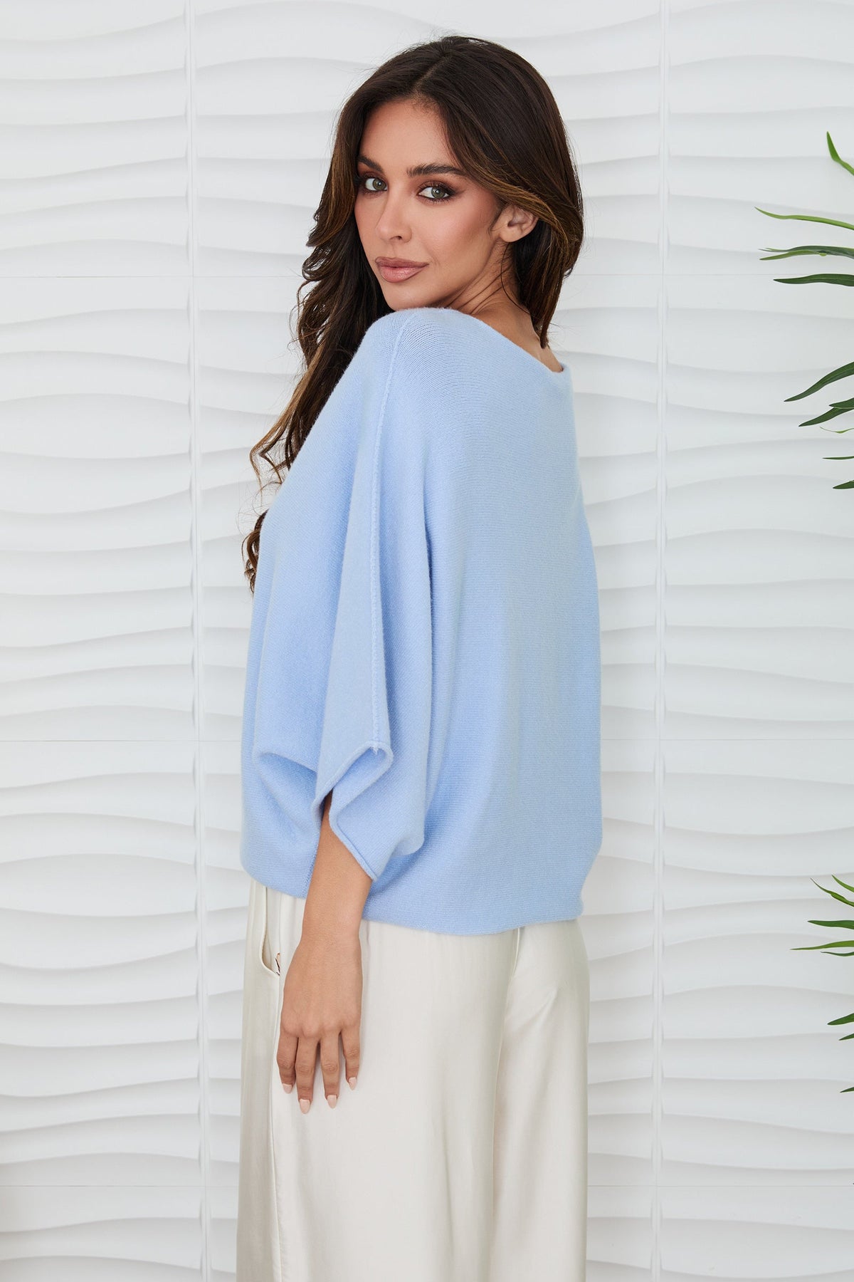 CREW NECK BATWING SLEEVE KNIT TOP