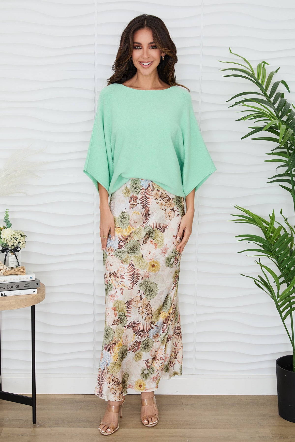 CREW NECK BATWING SLEEVE KNIT TOP